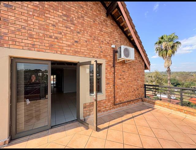 110M² OFFICE TO LET IN FOURWAYS